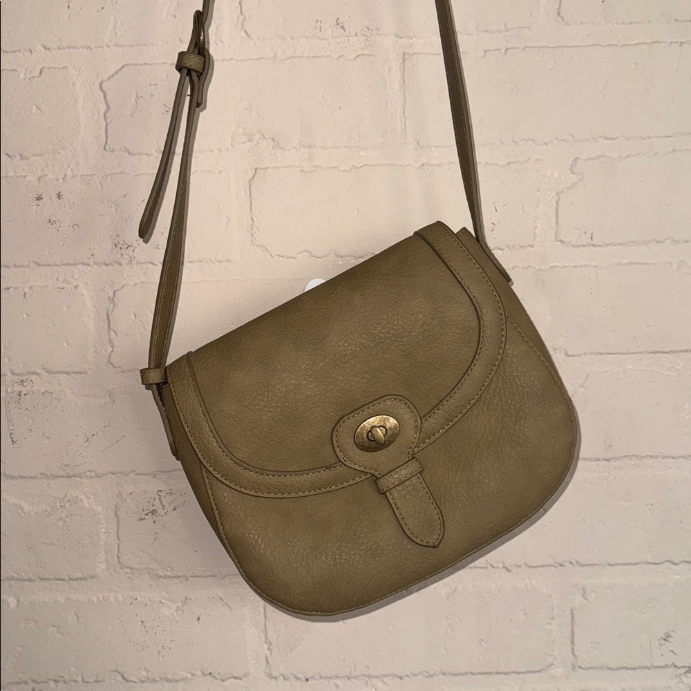 Universal thread purse adjustable strap green faux leather NEW